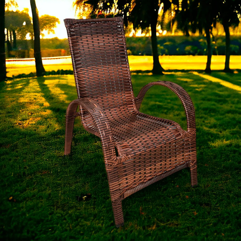 Cadeira confortável luxo cor amêndoa 64cm x 75cm