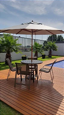 Kit com Mesa 90cm Ripada Lótus 4 Cadeiras e Ombrelone